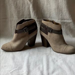 Carlos booties‎